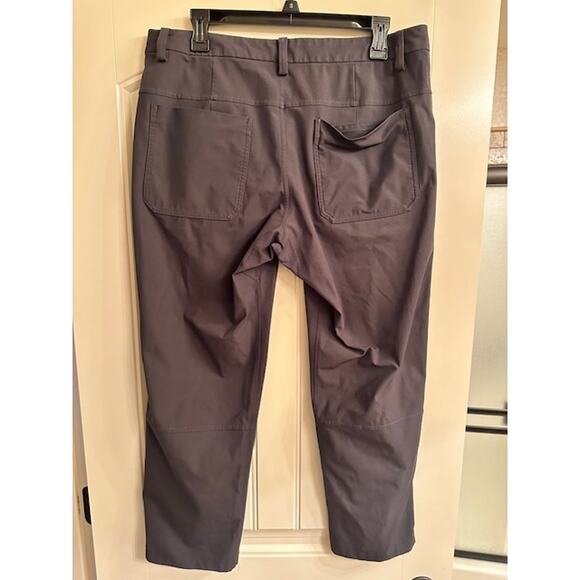 Lululemon ABC Classic-Fit 5 Pocket Pant 30"L - Size Medium (Waist 32), Black - Picture 2 of 5
